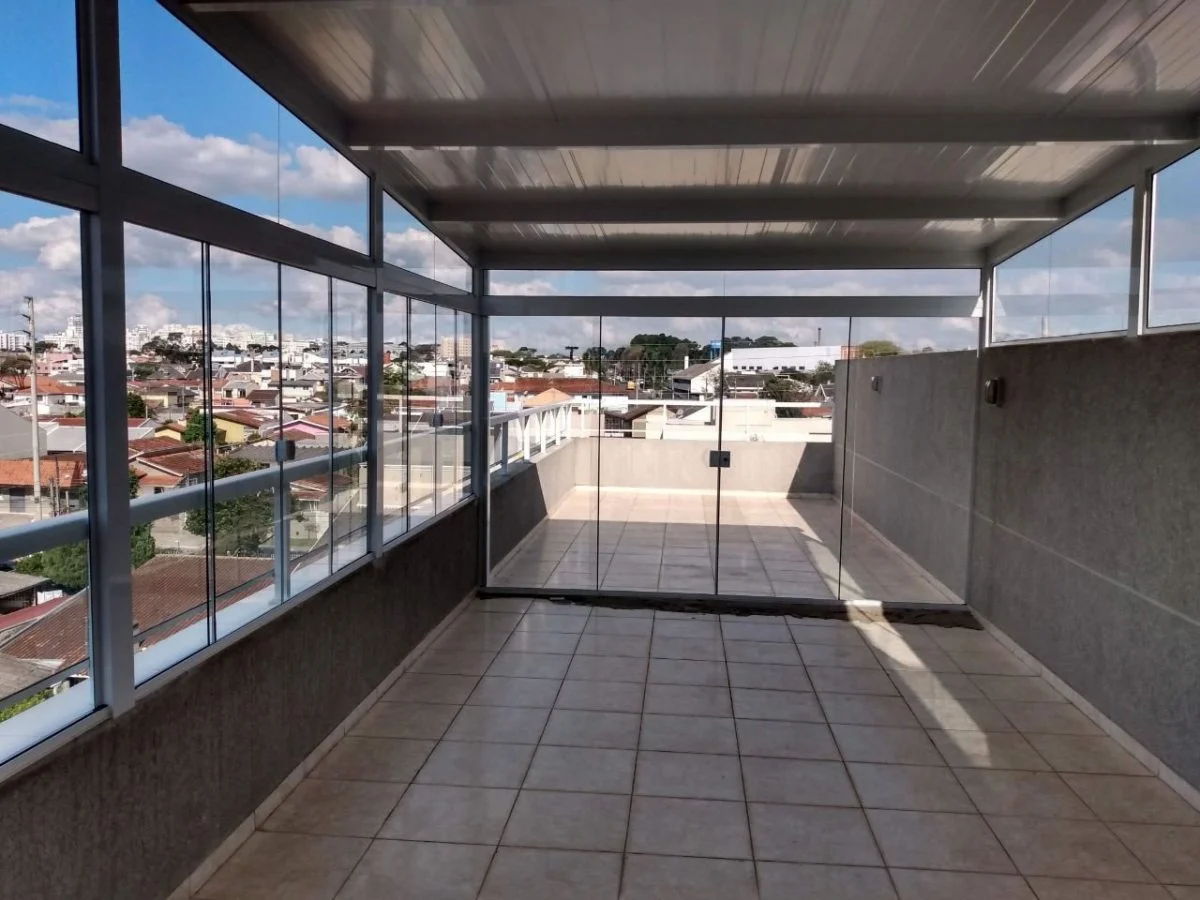 Terraço envidraçado protegido por cobertura térmica